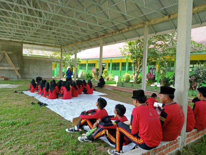 Kokurikuler Terintegrasi Berbasis Proyek, Siswa MTsN 4 Batang Hari Perkuat Karakter dan Kepedulian Lingkungan Kokurikuler Terintegrasi Berbasis Proyek, Siswa MTsN 4 Batang Hari Perkuat Karakter dan Kepedulian Lingkungan