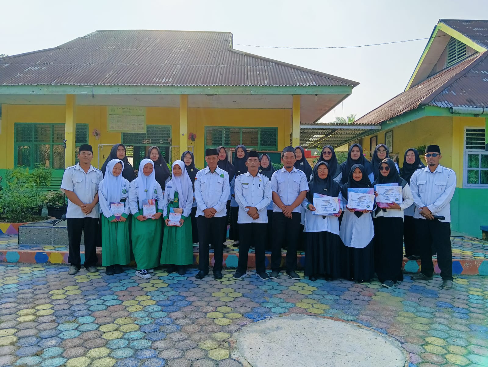 Menciptakan Kegiatan Literasi Peserta Didik Dengan Cara Pembuatan Berita Madrasah 