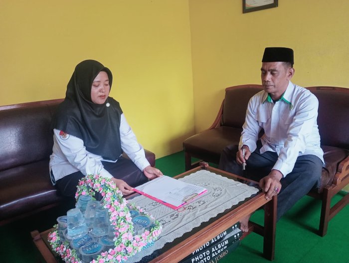 Kepala MTsN 4 Batanghari Lakukan Evaluasi dan Penandatanganan LCKH ASN