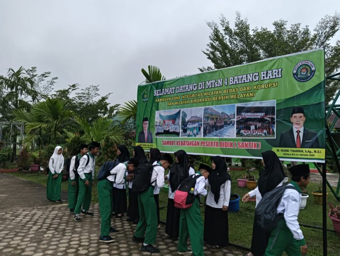 MTsN 4 Batanghari Gelar Kegiatan Sambut Peserta Didik dengan Hangat
