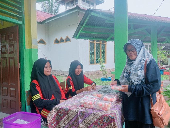 MTs 4 Batanghari Gelar Bazar P5: Kelas 9B Tampilkan Karya Kreatif
