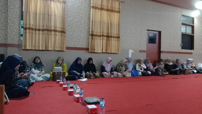 Semangat Spiritual Sebelum Ujian: Peserta PPG Bahasa Arab UIN STS Gelar Istighosah Bersama Semangat Spiritual Sebelum Ujian: Peserta PPG Bahasa Arab UIN STS Gelar Istighosah Bersama