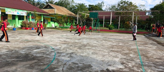 Tim Futsal MTsN 4 Batang Hari Antusias Berlatih di Program Agen Perubahan SATSET (Sabtu Sehat)