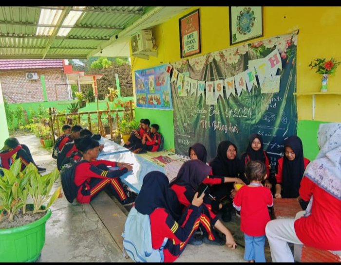 Wali Kelas 8B Berikan Arahan dan Bimbingan Menjelang Asesmen Sumatif Akhir Semester