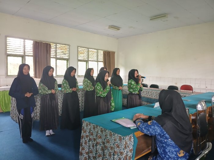 Semarak Persiapan Maulid Nabi, Siswi MTsN 4 Batang Hari Gelar Latihan Sholawat Semarak Persiapan Maulid Nabi, Siswi MTsN 4 Batang Hari Gelar Latihan Sholawat