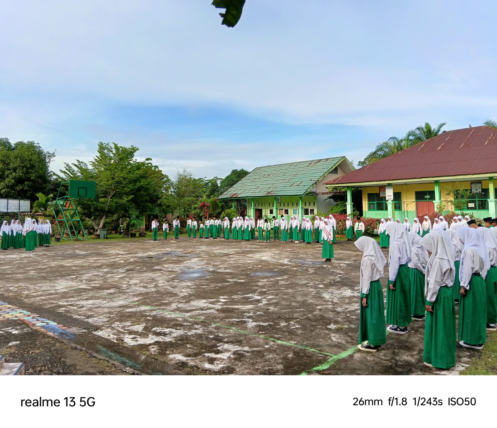 MTsN 4 Batanghari Gelar Upacara Bendera Perdana Usai Libur Lebaran