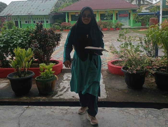 Hujan Bukan Rintangan, Pembelajaran di MTsN 4 Batanghari Tetap Berjalan Lancar Hujan Bukan Rintangan, Pembelajaran di MTsN 4 Batanghari Tetap Berjalan Lancar