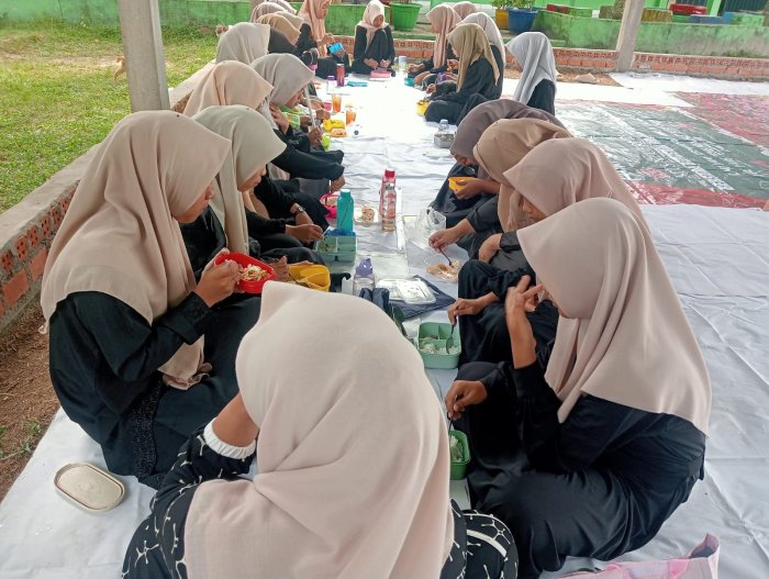 Sambut Ramadhan 1447 H, MTsN 4 Batang Hari Pererat Silaturahmi Lewat Kudapan Bersama