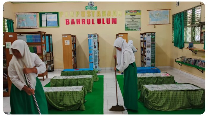 Menjaga Perpustakaan Tetap Nyaman, Kelas 8B Jalankan Piket Hari Ini Menjaga Perpustakaan Tetap Nyaman, Kelas 8B Jalankan Piket Hari Ini