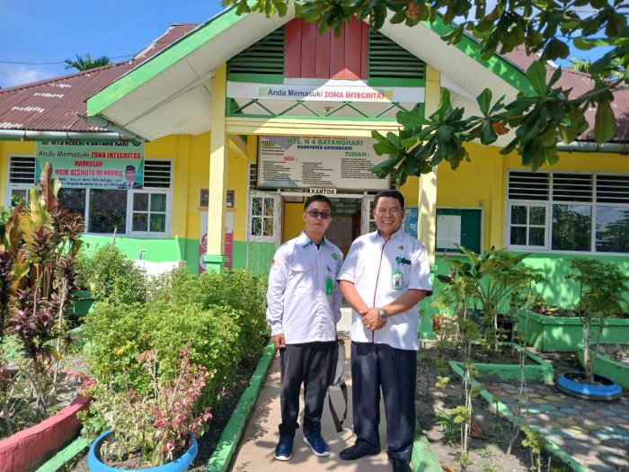 Silaturahmi Bersejarah, Kepala MTsN 4 Batang Hari Periode 2002-2009 Kembali Berkunjung