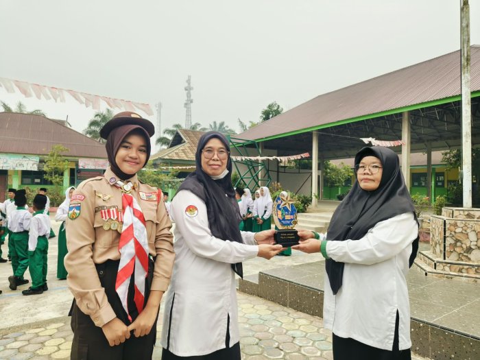 Kembali dari Jambore Nasional XII, Zafira Ashila Persembahkan Kebanggaan untuk MTsN 4 Batang Hari