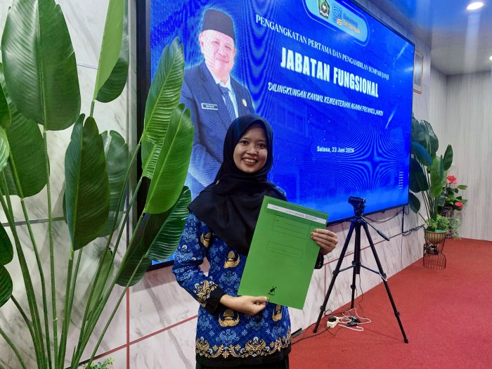 Guru MTsN 4 Batang Hari Ikuti Pelantikan dan Pengambilan Sumpah Jabatan Fungsional di Kanwil Kemenag Provinsi Jambi Guru MTsN 4 Batang Hari Ikuti Pelantikan dan Pengambilan Sumpah Jabatan Fungsional di Kanwil Kemenag Provinsi Jambi