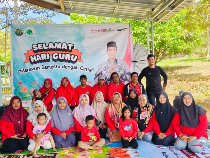 Keluarga Besar MTsN 4 Batang Hari Gelar Mabermalam di Kebun Durian, Merawat Kebersamaan dengan Cinta Keluarga Besar MTsN 4 Batang Hari Gelar Mabermalam di Kebun Durian, Merawat Kebersamaan dengan Cinta