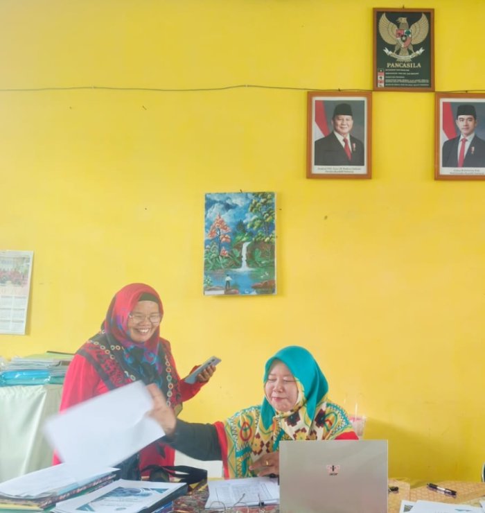 Wakil Kepala Bidang Kurikulum dan Wakil Kepala Bidang Kesiswaan MTsN 4 Gelar Diskusi Internal Wakil Kepala Bidang Kurikulum dan Wakil Kepala Bidang Kesiswaan MTsN 4 Gelar Diskusi Internal